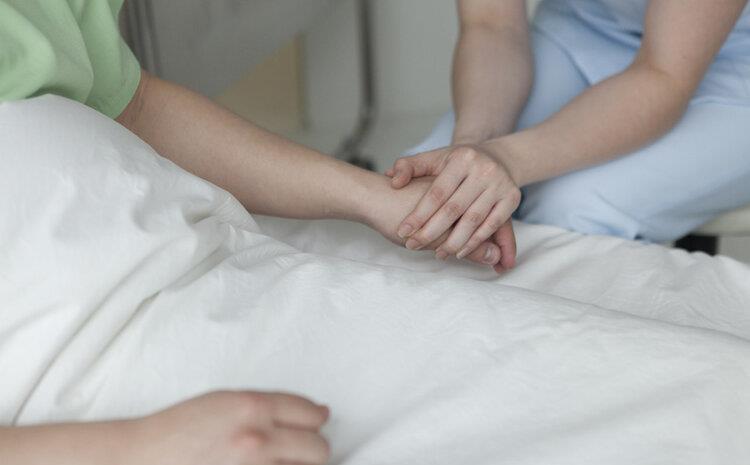 n晚期癌症只能“等死”吗?医生:事实上,3类癌症到晚期仍可治愈