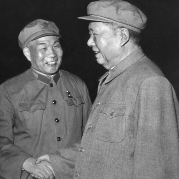 海军|毛主席去萧劲光家吃饭，特地说：让你爱人亲自炒几个菜