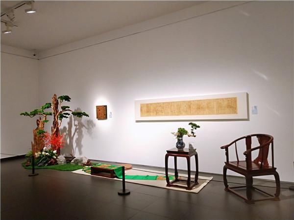  展览|在得奖书法前“拈花惹草”，这场大展把书房和山野场景都搬进了展厅