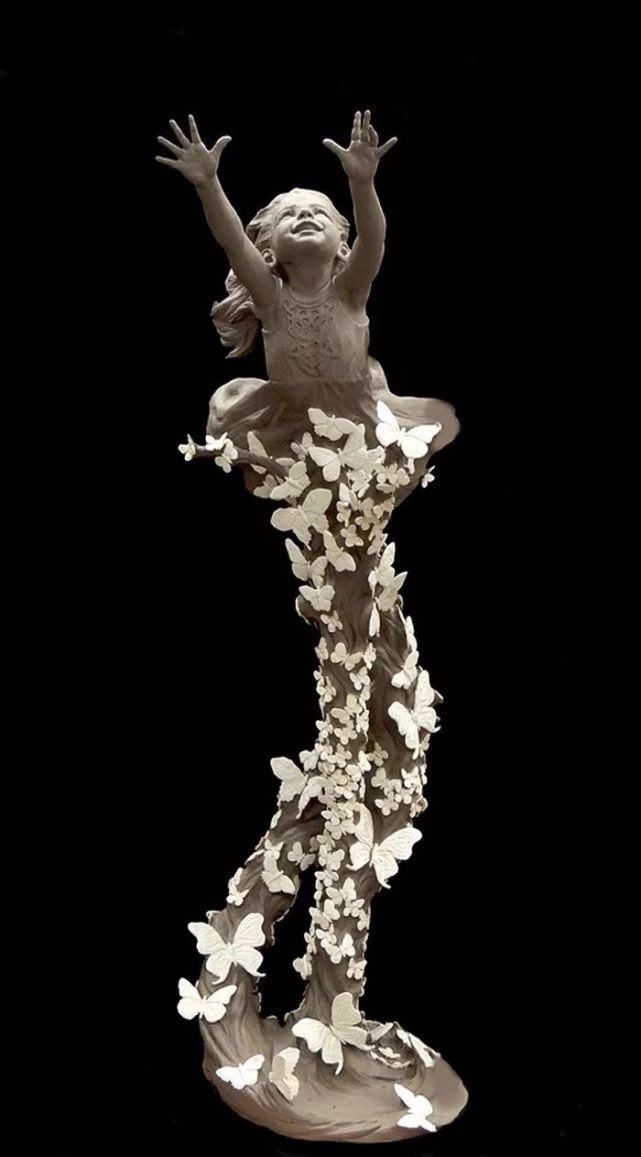 vega@被公认最具大师潜质的美女雕塑家,人体作品生动又别出心裁!