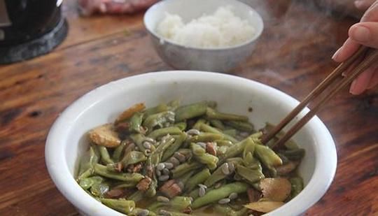 饭量|女性在减肥时,身上出现几个表现说明正在变瘦,希望你能坚持住