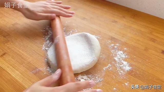 猪肉饺子好吃有窍门,调馅多加这一步,比饺子馆的好吃,又鲜又香