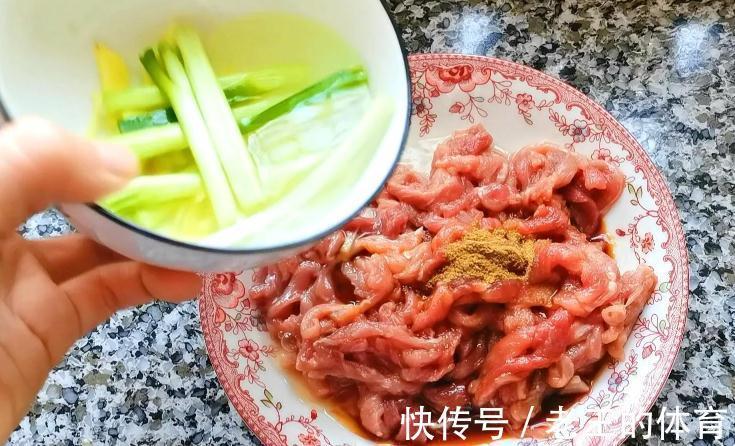 不管炒哪种瘦肉,做对4步,保准炒好都香嫩入味,不干不柴不腥
