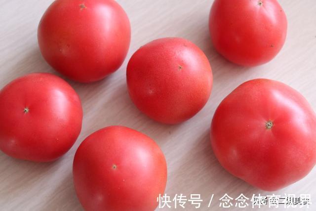 打了激素的西红柿怎么分辨?菜农:教您一招,别再买错了