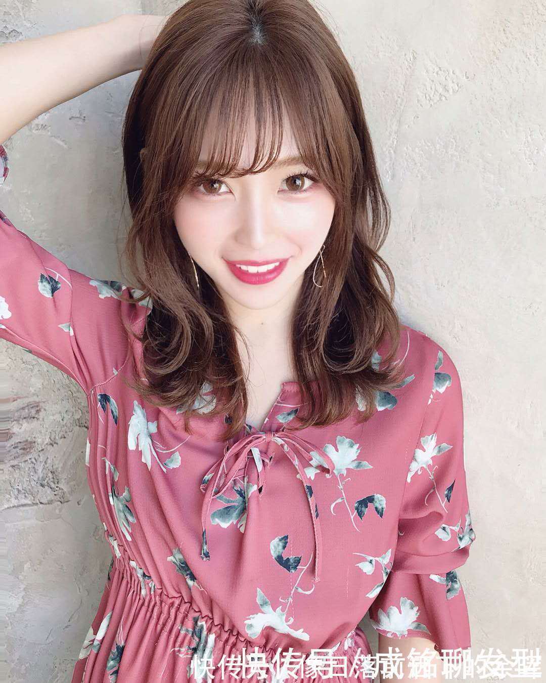 皮肤|染头发什么颜色显肤色白?低调奢华的棕色,减龄时尚永不过时