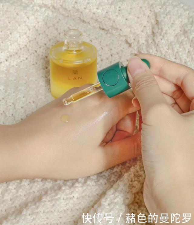 降级|李佳琦咖位降级直播间没有大牌，护肤品还都是没名气的！