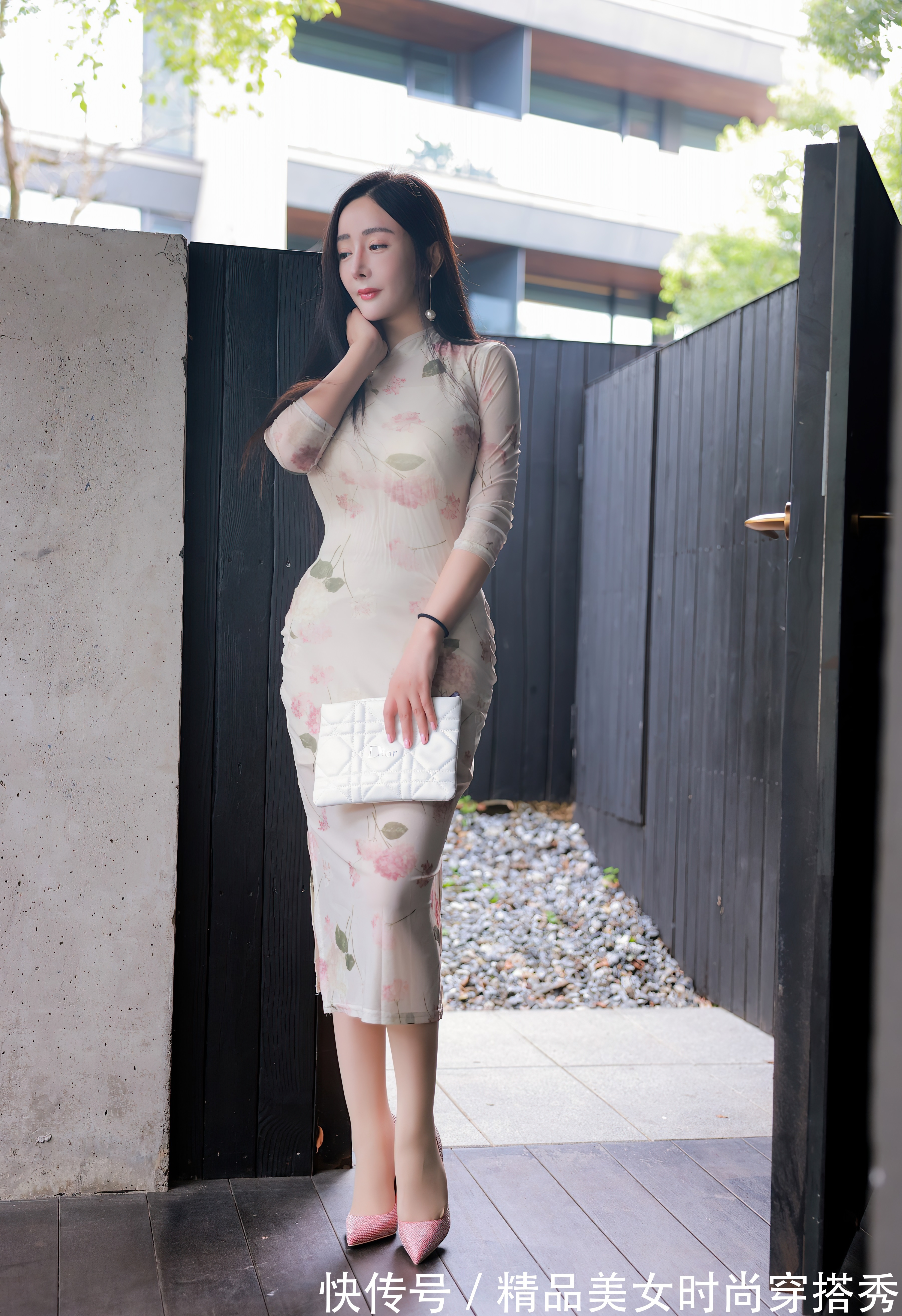 知性 集聚复古与时尚的连衣裙,知性优雅,搭配一双高跟鞋,温柔有气质