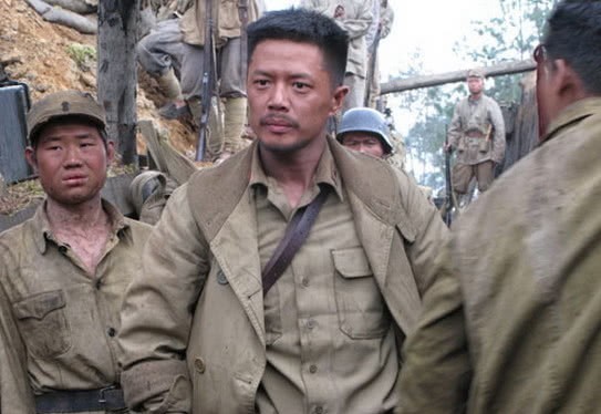 文章|看看亮剑中的团长李云龙,再看看龙文章,同样是团长为什么差距这么大