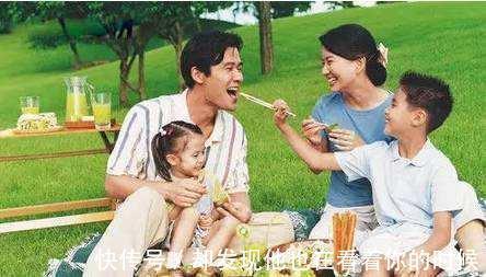 小儿子|年轻时,还以为''生一个,生两个都一样'',老了才知道,差距明显