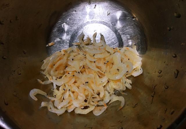 家人|海鲜菇此做法,家人抢着吃,蒜香浓郁,味道鲜美