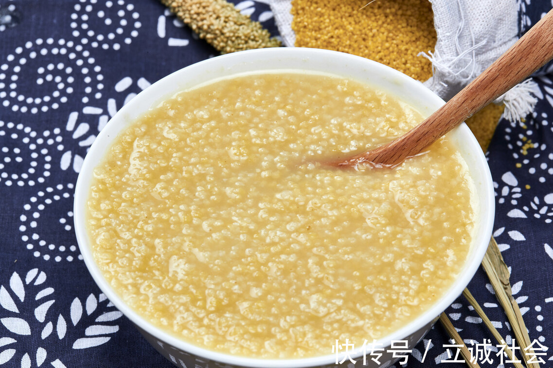 小米粥|熬小米粥,最忌直接下锅,学会2个窍门,米粥香浓好喝,还有米油