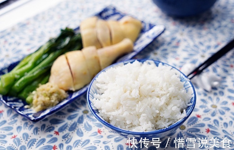 煮米饭不要只加水煮，记住“2放1窍门”，米饭软糯香甜，粒粒分明
