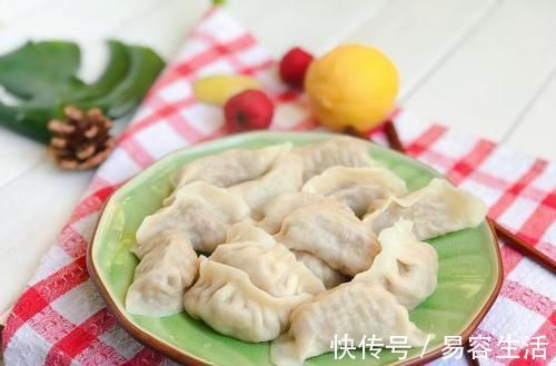 馅料|白菜焯水再包馅大错特错,加盐也不对,这种做法最正确,香嫩紧实