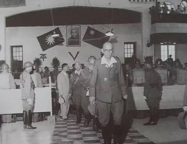 律师|民国头牌律师,执意为冈村宁次做无罪辩护,不惜众叛亲离