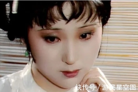 一个谎!林黛玉初来贾府便撒了一个谎,这也注定她永远无法嫁给贾宝玉