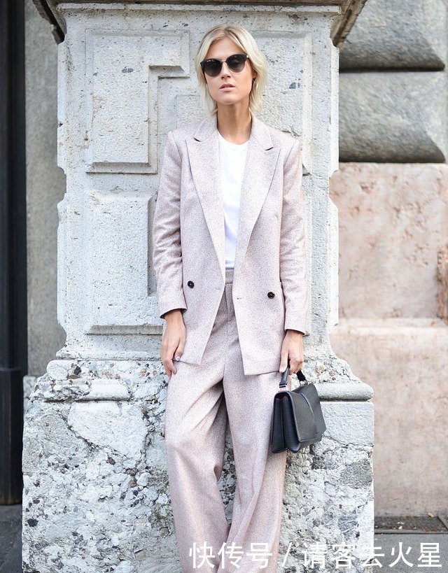 流行|冬季穿西装别配小皮靴了,今年流行这款鞋子,显瘦又洋气