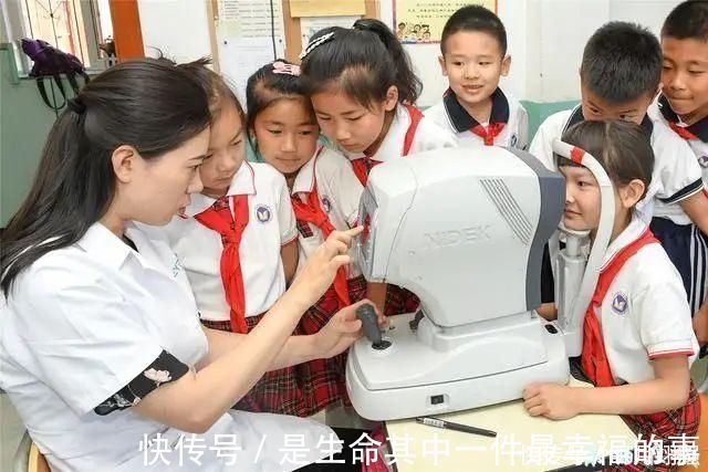 怒斥|5岁男童近视1000度,家长还跳着说没给玩手机,医生怒斥太无知