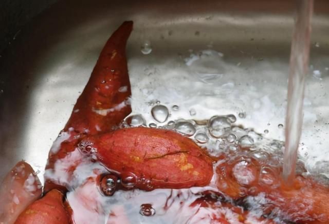  毛钱|这菜9毛钱一斤，一蒸一晒囤起来，随取随吃特方便，冬天适合吃