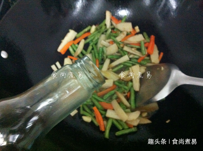 爱美的女性不妨多吃此菜，清爽低脂，养血生肌，不用化妆品