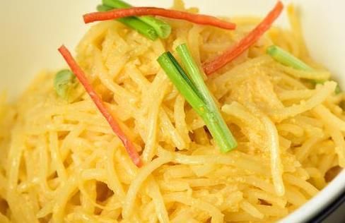 炒土豆丝，有人泡水有人焯水？其实都不对，难怪做出来不好吃