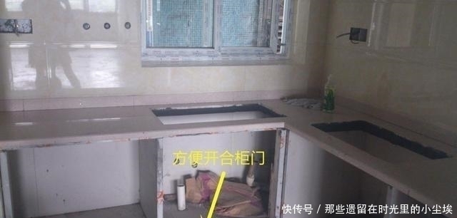 瓦工|瓦工给橱柜加了一层底座,完工后太实用,邻居看了都想重做