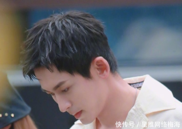 帅哥们|这次《奔跑吧》要追,帅哥们勾肩搭背好热闹,还有《山河令》的他