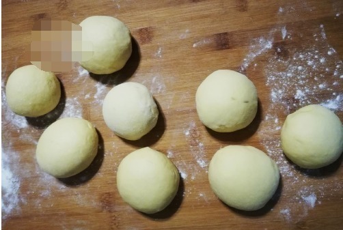 红薯独特做法，加一个鸡蛋，不用烤箱，女儿说比买的面包还好吃