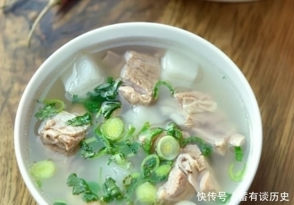 炖羊肉,要放什么调料很多人不知道,随便乱加,羊肉都不鲜了