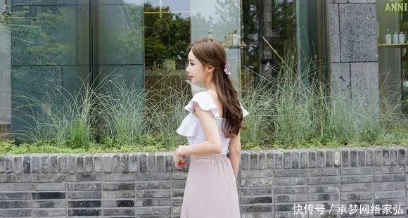 孙允珠|美图欣赏:孙允珠,幽雅白蕊小公主休闲花边上衣