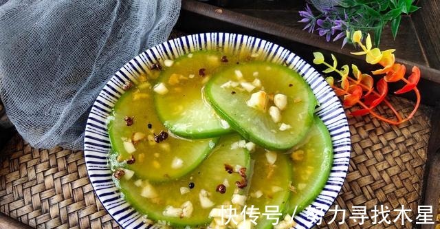 植物油|入冬后,我家常吃这菜,8毛一斤花青素含量高,切片一蒸真鲜美!