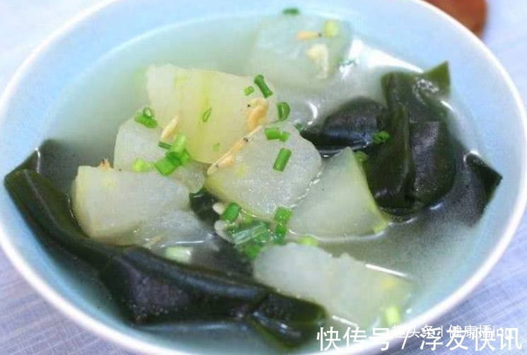 清炒丝瓜|女性不想脸生黑斑,夏季常吃以下食物,淡化黑色素,保持肌肤水嫩