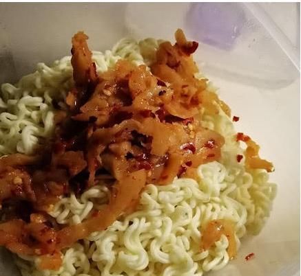些好吃|吃泡面总缺少配食以下“4种”配食选一种,大学生首先第四种