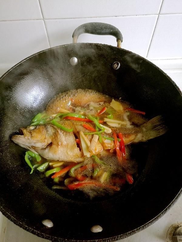 它是被“误解”最多的鱼,比鲤鱼营养,浑身是宝,7元1斤无人问