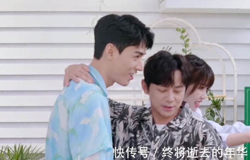 虞书欣|虞书欣夸赞龚俊是小天使,看到龚俊表情,才知他为什么那么红