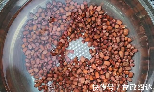 红豆糯米糕|红豆糯米糕的简单做法,软糯香甜,营养好吃,老少皆宜的家中美食