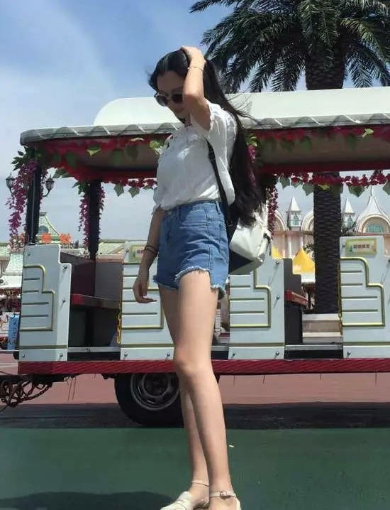 风采 美女身材又很好, 亭亭玉立, 风采十足