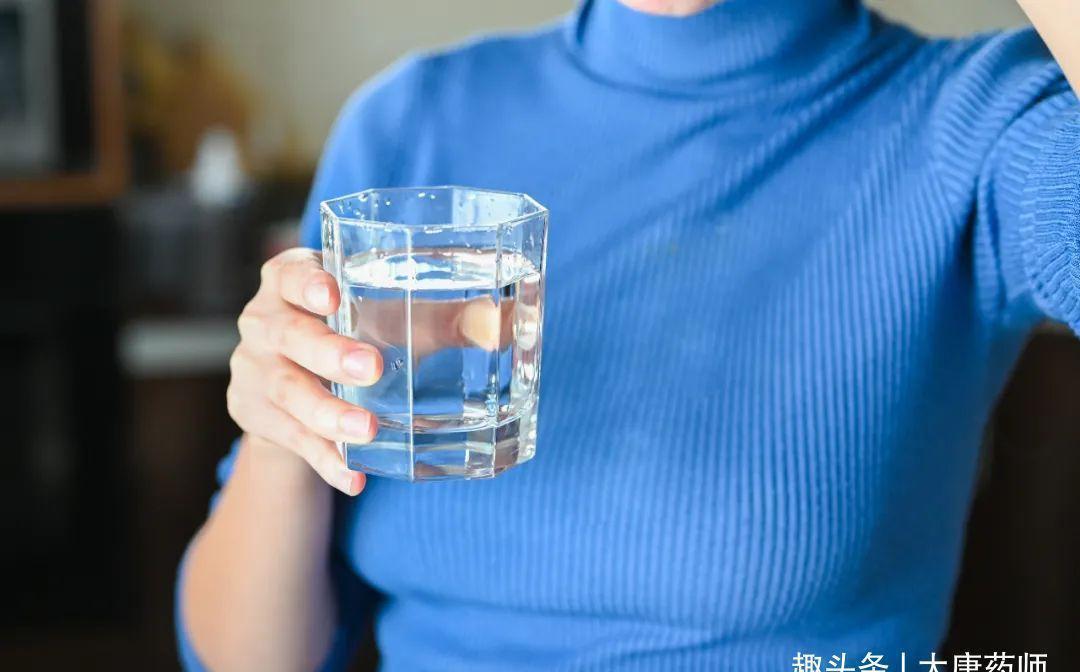 夺命水|喝水犯个错,养生水变夺命水!天冷喝水前,3个小问题要先搞清楚