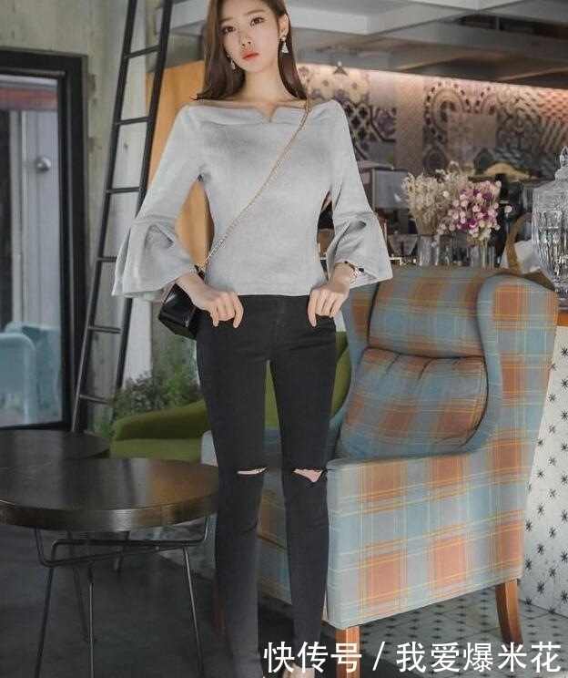 紧致感|灵动甜美的牛仔裤美女,展现出不俗的品位