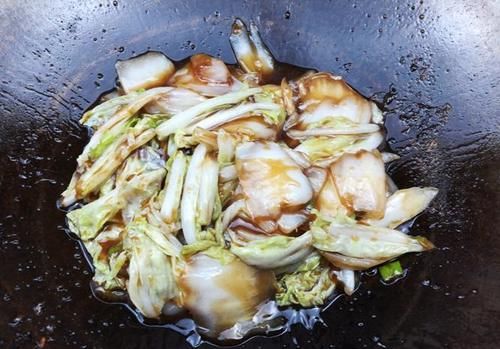 醋溜白菜看似简单,实难操作,对火候调味要求极高