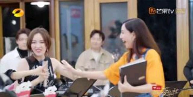 《姐姐的爱乐之程》姐姐团首秀主题曲 郁可唯版《逝去的歌》感人