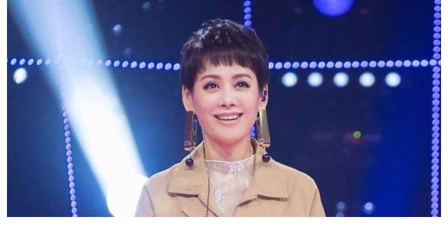 《哥哥》成团夜唯一的独唱嘉宾，宁静，一个你惹不起的女人