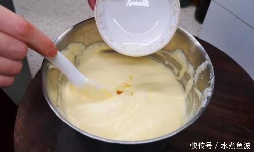 松软|不用烤箱,不用电饭煲,学会这样做蛋糕,松软香甜,10分钟就上桌