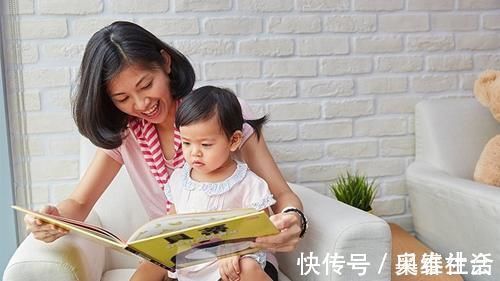 习惯期|宝宝吃手,妈妈要拒绝吗?宝宝吃手的4个阶段,应对方法大不同