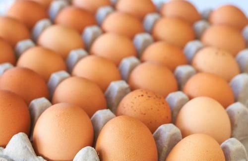 鸡蛋别再放冰箱了,农村大妈教你一招,效果非常好,半年都不坏