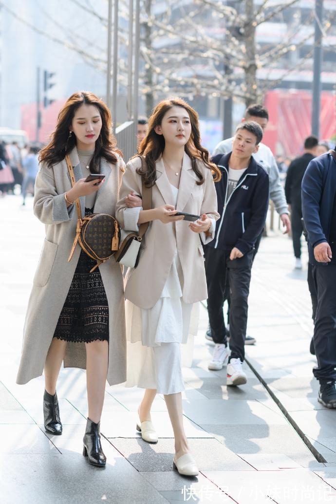 西装外套|街拍:西装外套别小瞧,搭配对单品不止优雅气质,穿起来就成焦点