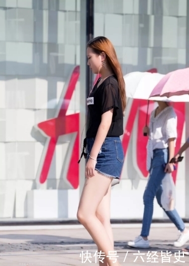  曼妙|街拍：时尚出街的大姐姐，凹凸曼妙,美丽时尚性感大方！