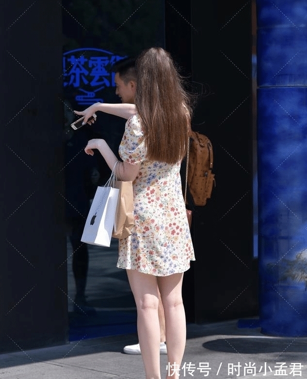 碎花连衣裙|轻复古小碎花连衣裙,搭时尚感高跟鞋,简约梦幻清新田园风穿搭