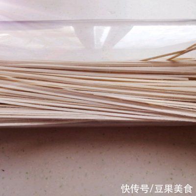 青菜|大人小孩都爱吃的#夏日开胃餐#酸汤面，学起来