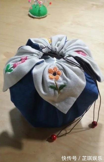 束口袋也能这么美,旧衣服就能做!旧物改造DIY手工布艺附教程