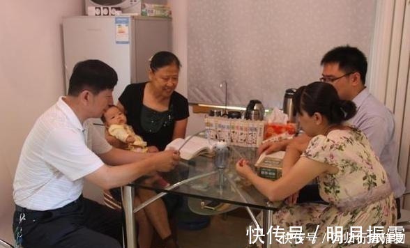 孩子|23岁产妇分娩,产房外来了十几个家属,孩子出生后护士才知道真相